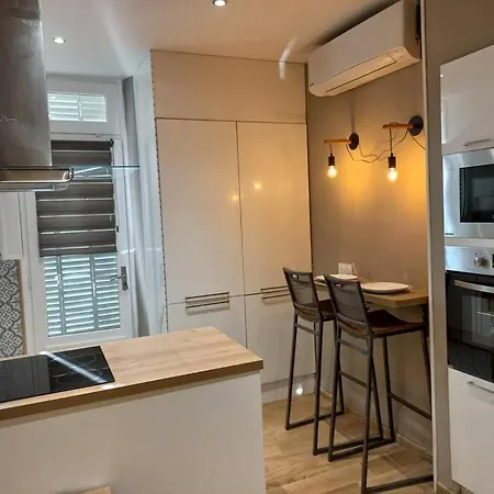 Grenoble Superbe T2 Centre Ville Rue Thiers *
